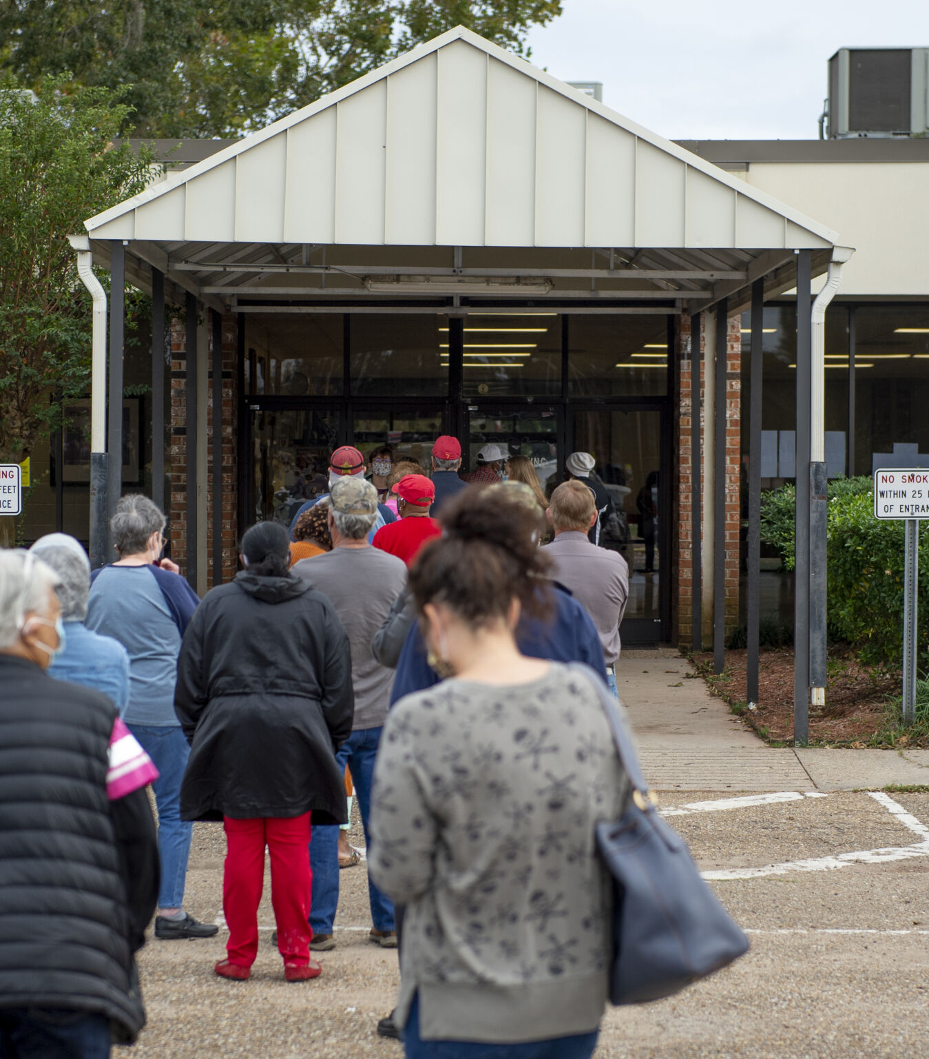 ACA.earlyvoting011.101720.jpg